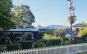 Adamsons Riverside Accommodation Aparthotel 4*